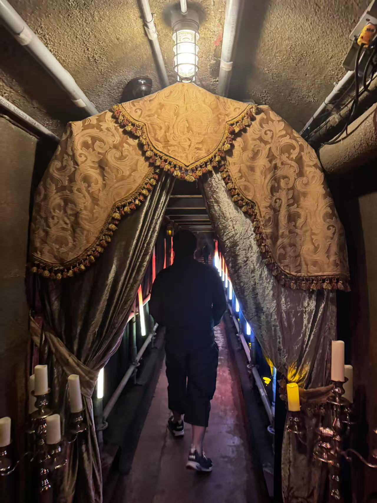 Sounds in the castle during a visit to the castle